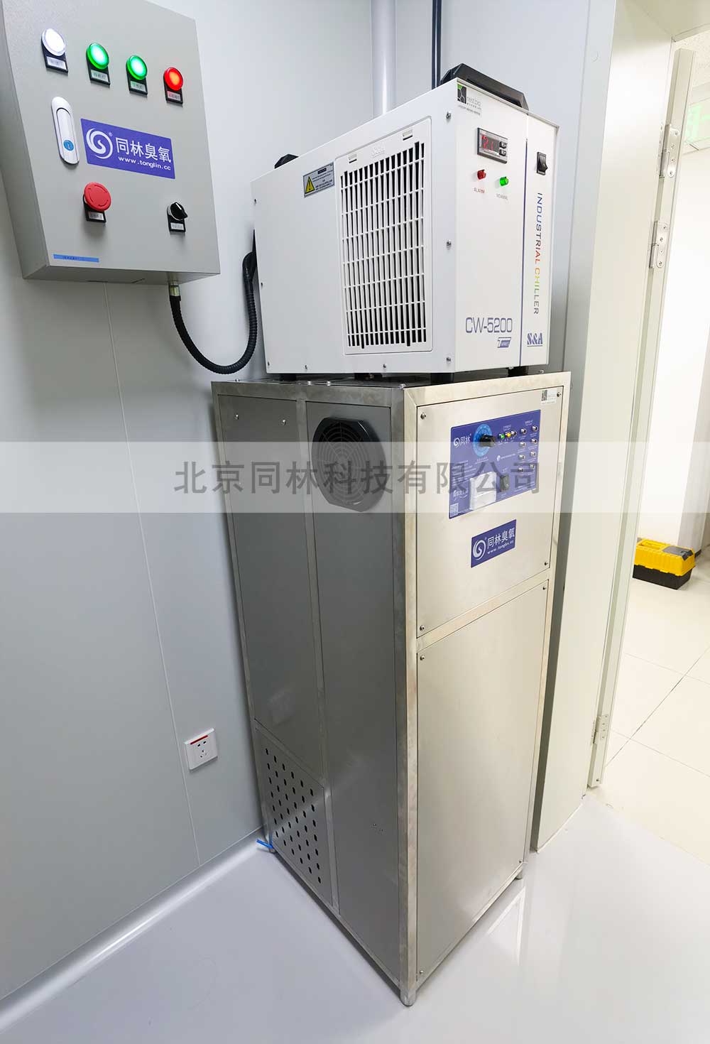 微生物实验室臭氧发生器消毒现场